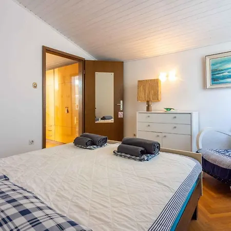 Holiday home In - Insel Krk 39437 Kornic