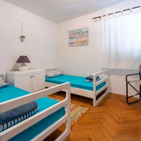 In - Insel Krk 39437 Holiday home