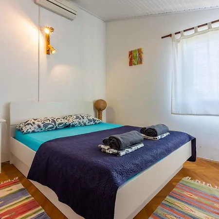 In - Insel Krk 39437 Holiday home Kornic