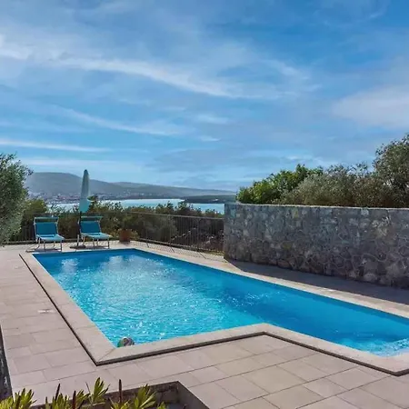 In - Insel Krk 39437 فيلة Kornić