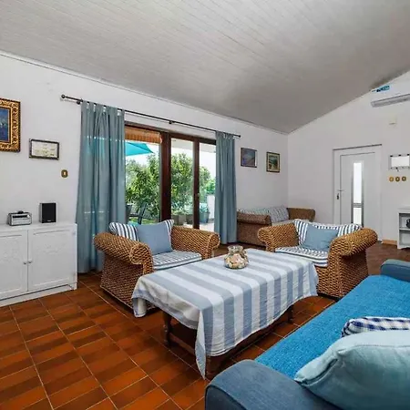 Holiday home In - Insel Krk 39437 *