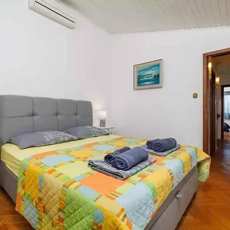 Holiday home In - Insel Krk 39437 *