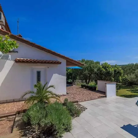 Holiday home In - Insel Krk 39437 *